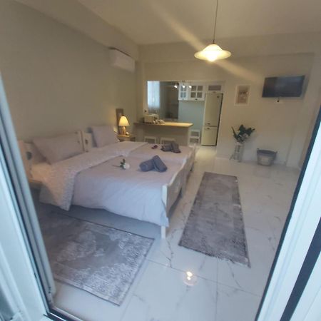 Eytyhias Yard Apartments In Poros Poros Town Luaran gambar