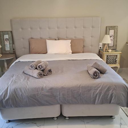 Eytyhias Yard Apartments In Poros Poros Town Luaran gambar