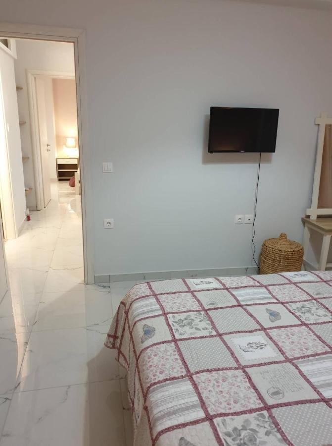 Eytyhias Yard Apartments In Poros Poros Town Luaran gambar