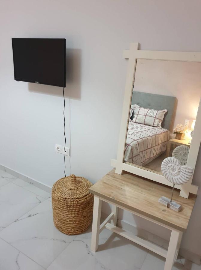 Eytyhias Yard Apartments In Poros Poros Town Luaran gambar