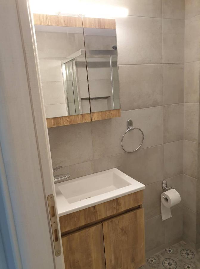 Eytyhias Yard Apartments In Poros Poros Town Luaran gambar