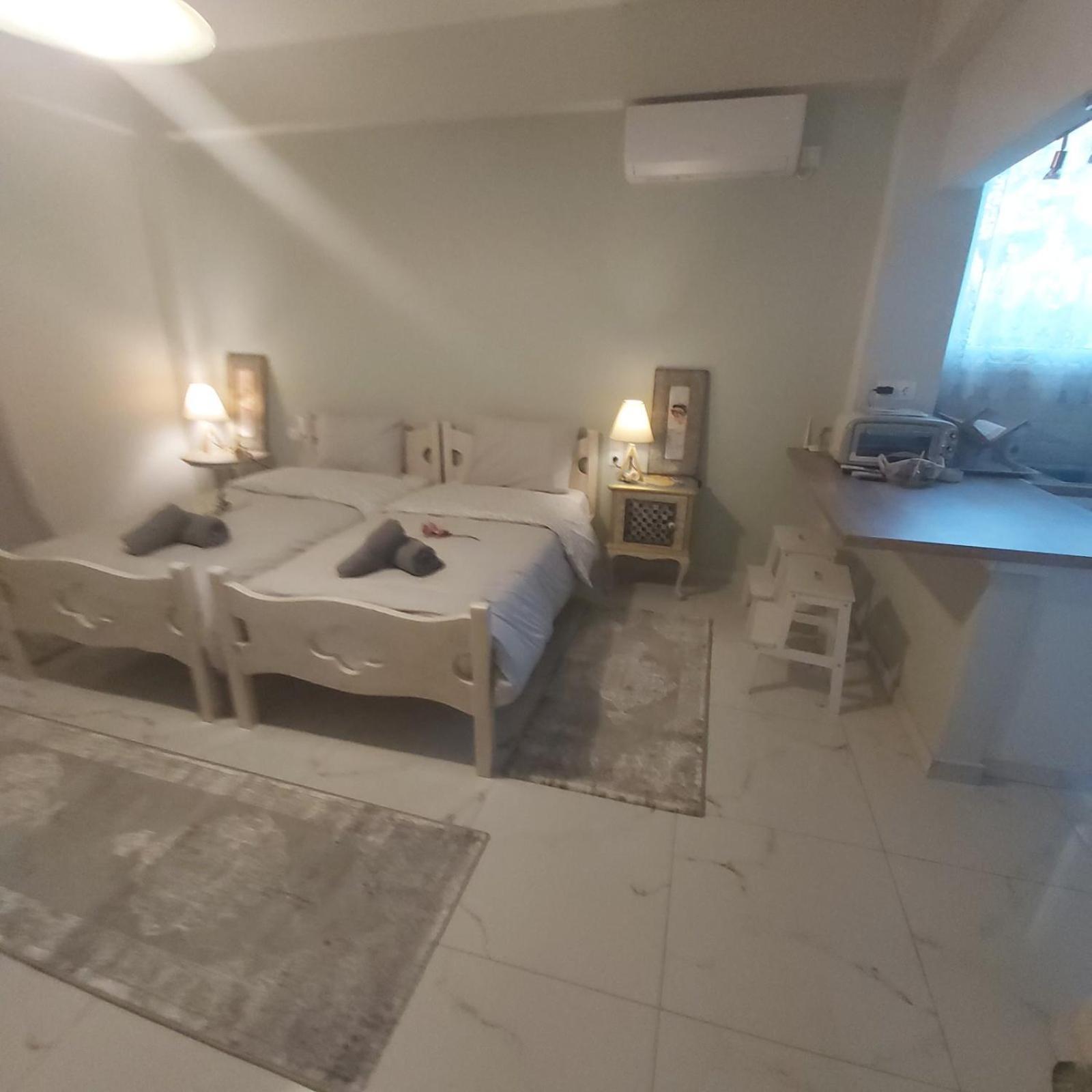 Eytyhias Yard Apartments In Poros Poros Town Luaran gambar