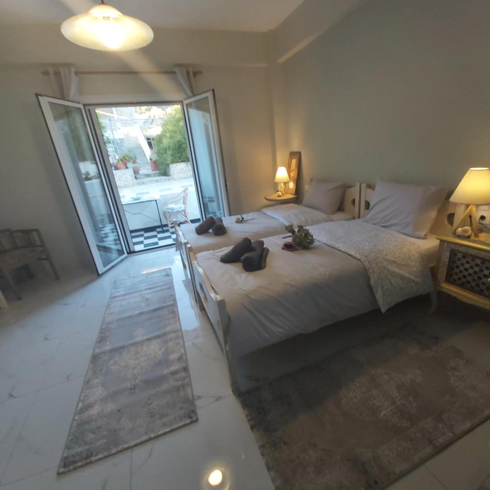 Eytyhias Yard Apartments In Poros Poros Town Luaran gambar