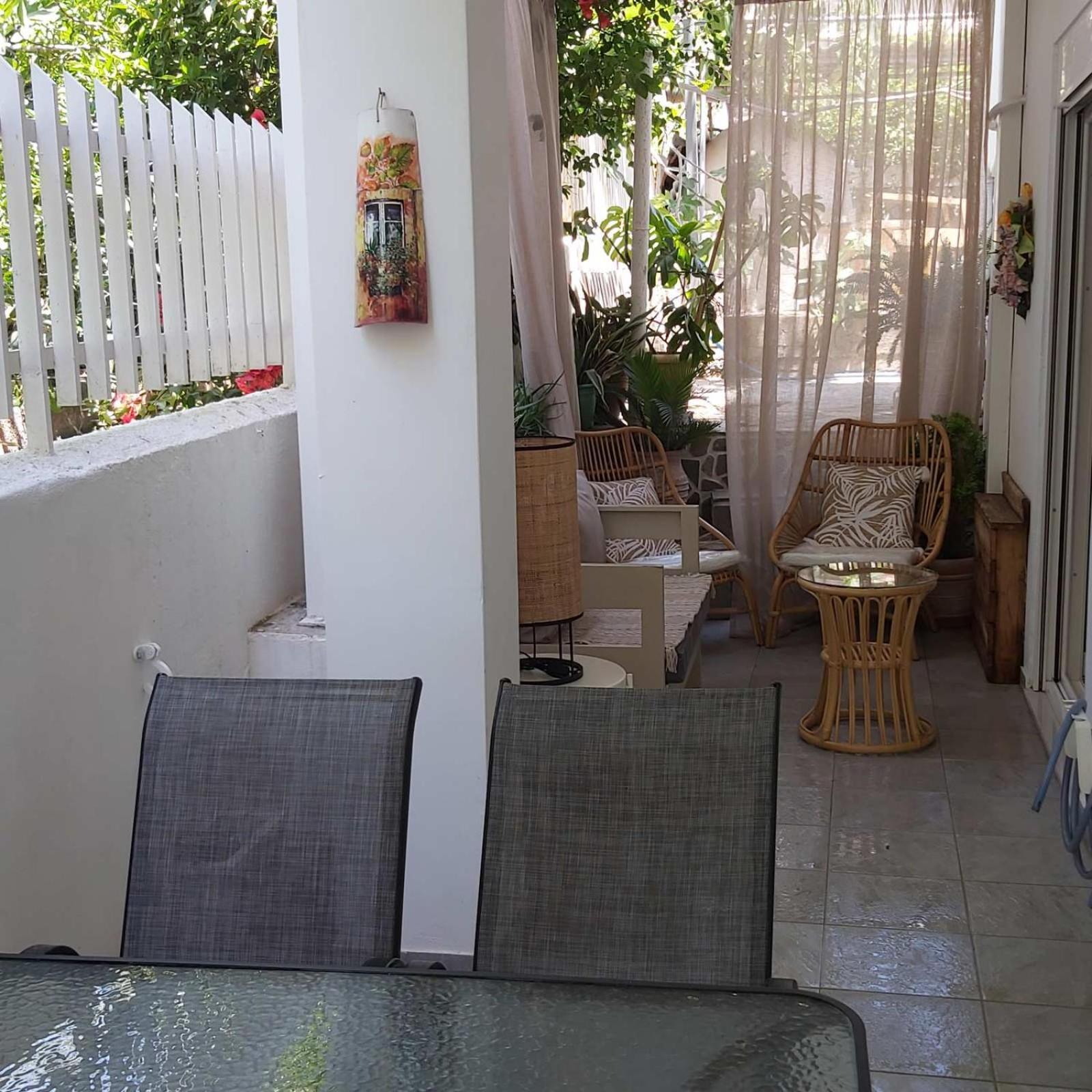 Eytyhias Yard Apartments In Poros Poros Town Luaran gambar